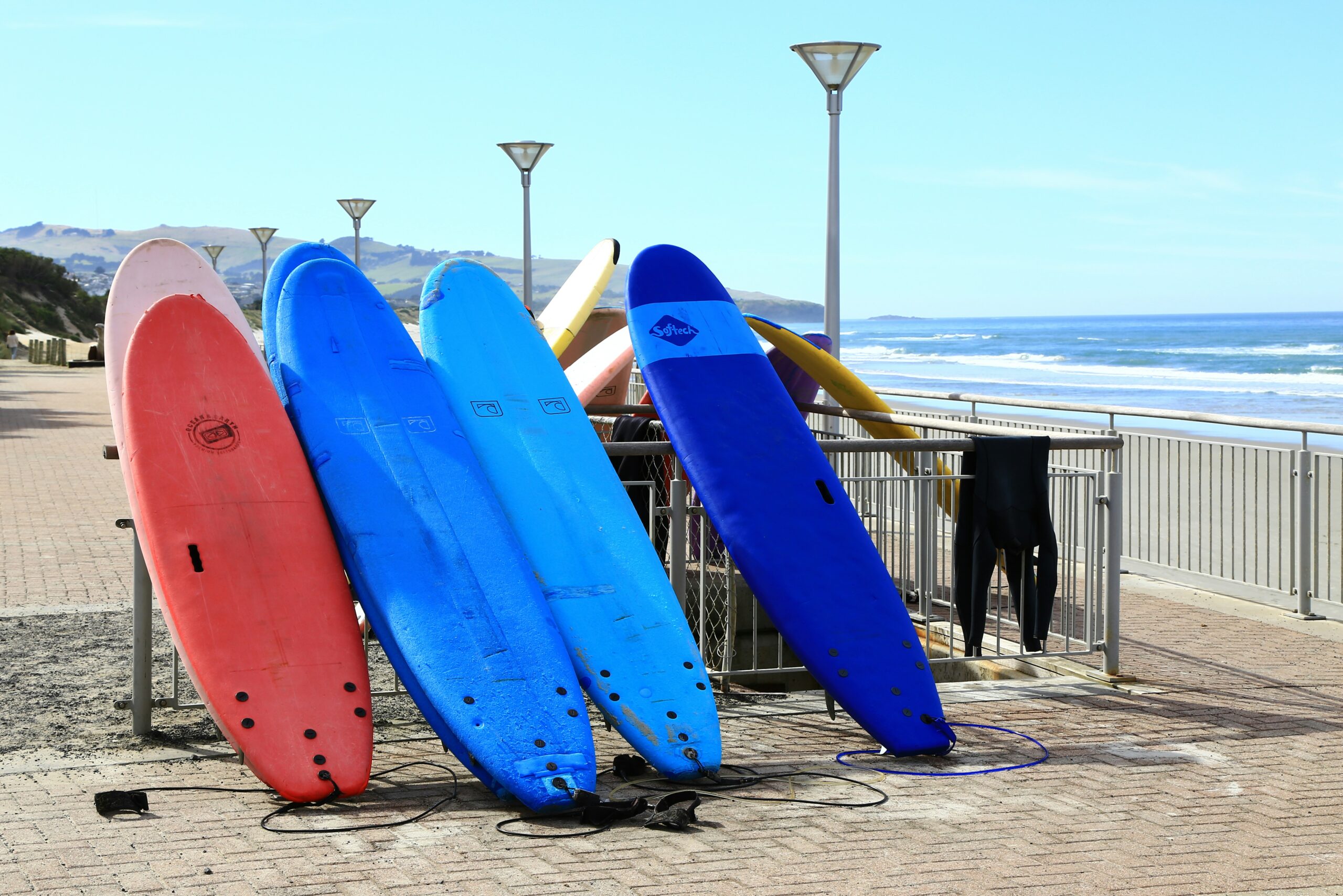 a detailed comparison of the materials commonly used in crafting surfing boards